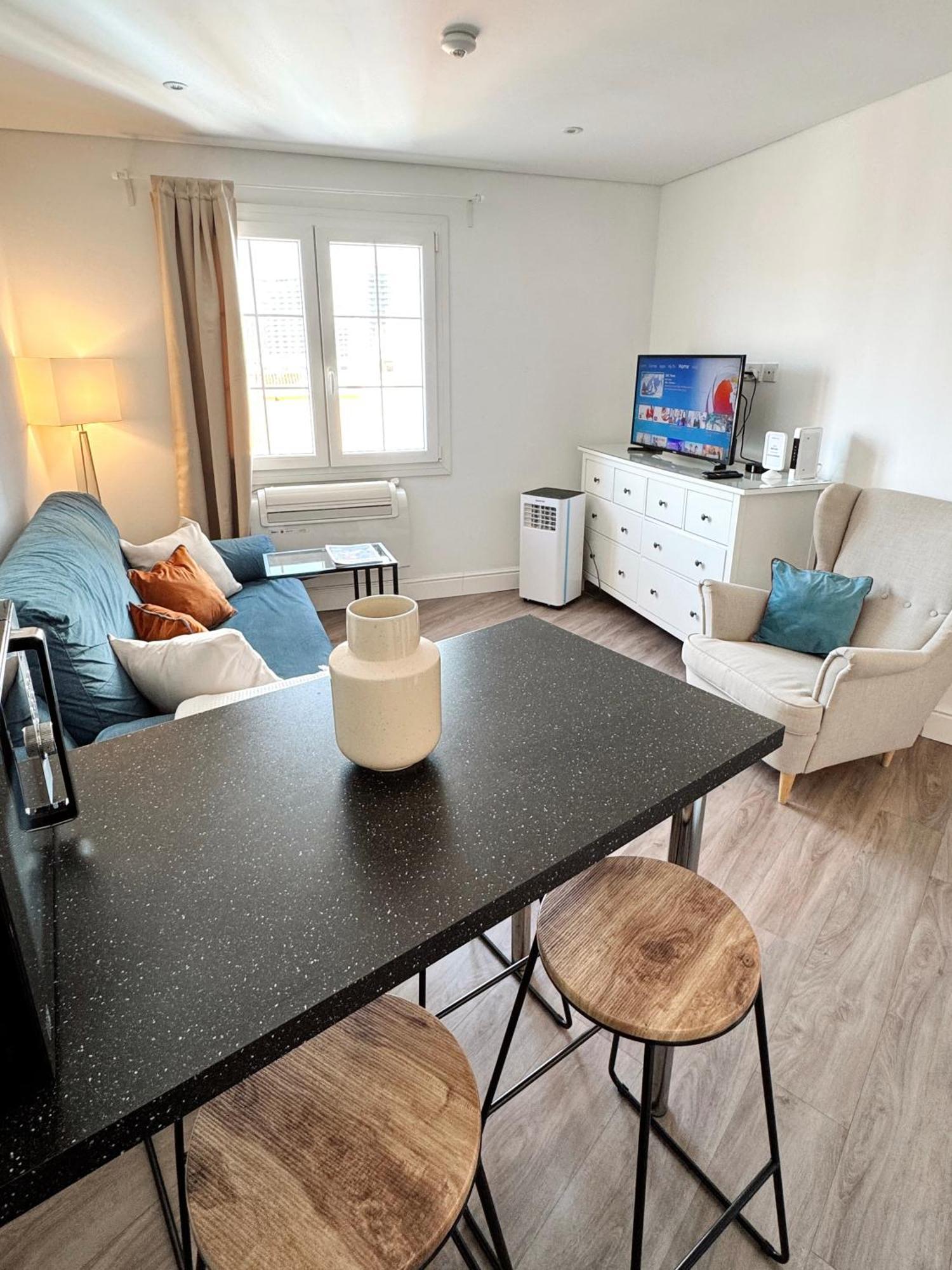 Deluxe City Centre Two Bedroom - Grand Central House Gibraltar Exterior foto